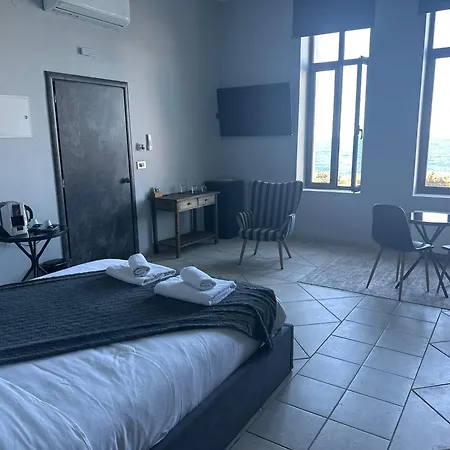 Endless Blue 3 酒店